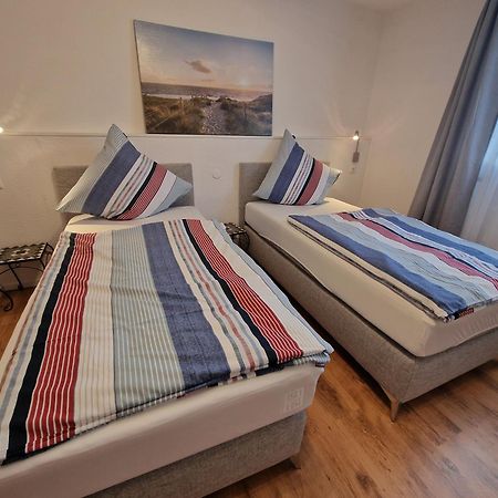 Fewofaubelcentro 42 & 54 & 62 M2 Oberhausen  Zimmer foto